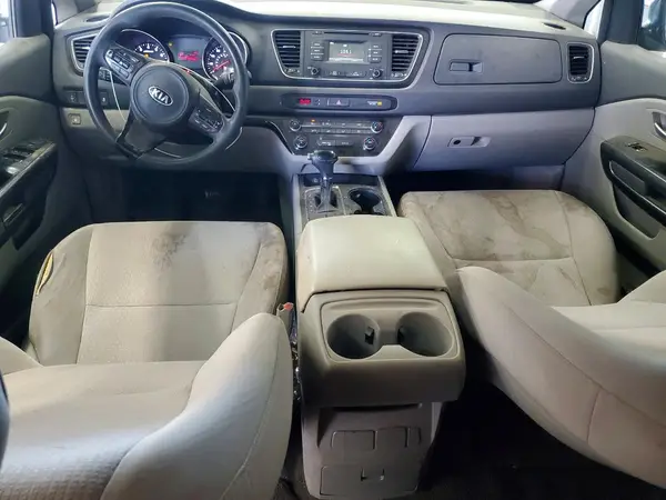 KNDMB5C15H6220272 2017 KIA SEDONA - Image 8