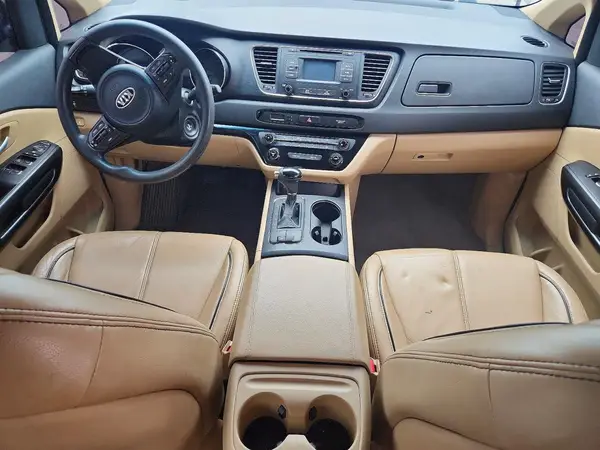 KNDMB5C15H6225892 2017 KIA SEDONA - Image 8