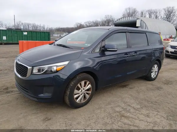 KNDMB5C15H6230025 2017 KIA SEDONA - Image 2
