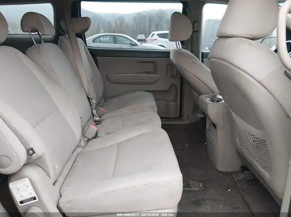 KNDMB5C15H6230025 2017 KIA SEDONA - Image 8