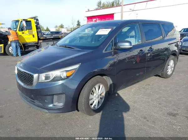 KNDMB5C15H6230218 2017 KIA SEDONA - Image 2