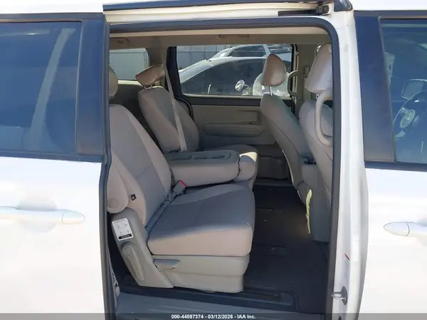 KNDMB5C15H6234429 2017 KIA SEDONA - Image 8