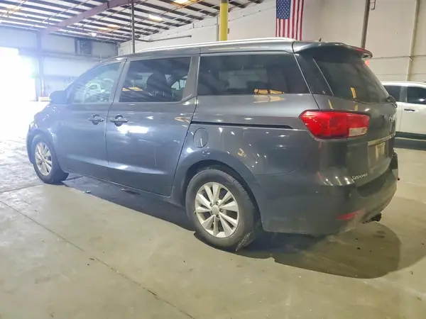 KNDMB5C15H6239761 2017 KIA SEDONA - Image 2
