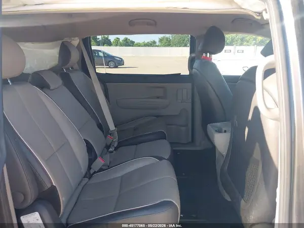 KNDMB5C15H6242627 2017 KIA SEDONA - Image 8