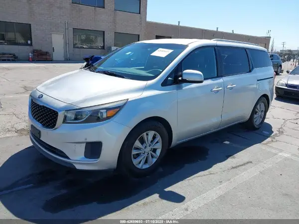 KNDMB5C15H6243616 2017 KIA SEDONA - Image 2