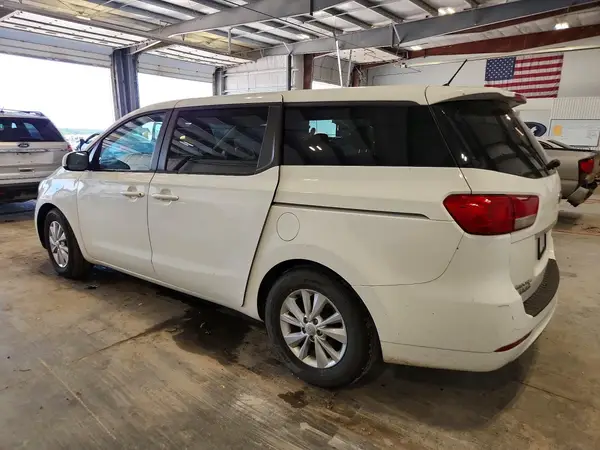 KNDMB5C15H6243907 2017 KIA SEDONA - Image 2