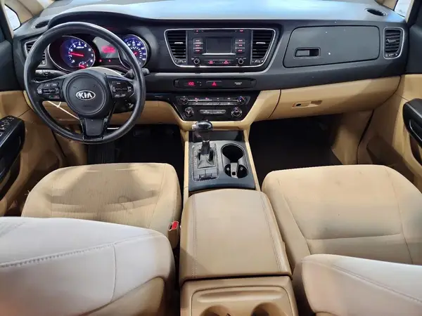KNDMB5C15H6243907 2017 KIA SEDONA - Image 8
