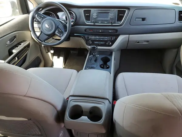 KNDMB5C15H6244684 2017 KIA SEDONA - Image 8