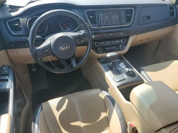 KNDMB5C15H6247861 2017 KIA SEDONA - Image 8