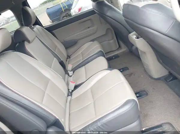 KNDMB5C15H6247892 2017 KIA SEDONA - Image 8