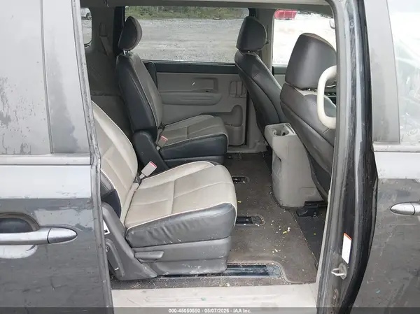 KNDMB5C15H6247911 2017 KIA SEDONA - Image 8