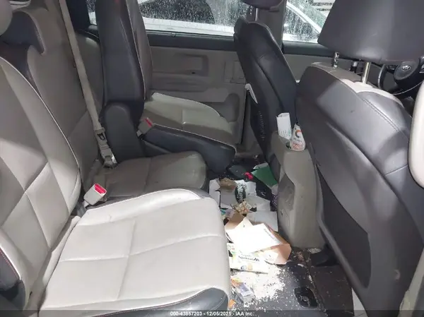 KNDMB5C15H6248699 2017 KIA SEDONA - Image 8