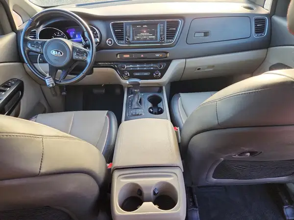 KNDMB5C15H6249108 2017 KIA SEDONA - Image 8