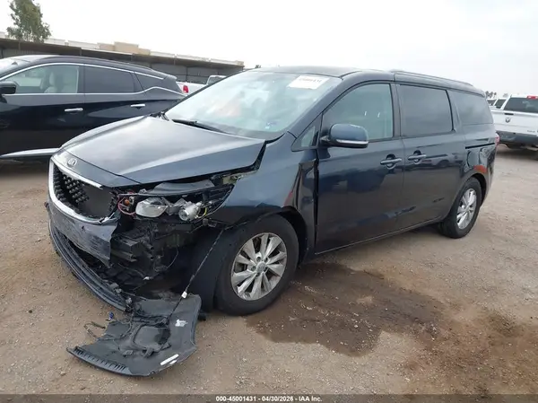KNDMB5C15H6251652 2017 KIA SEDONA - Image 2