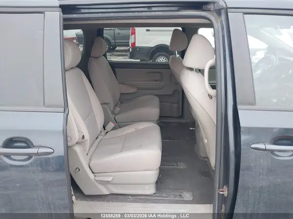 KNDMB5C15H6252512 2017 KIA SEDONA - Image 8