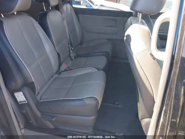 KNDMB5C15H6254258 2017 KIA SEDONA - Image 8