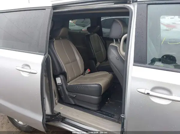 KNDMB5C15H6260321 2017 KIA SEDONA - Image 8