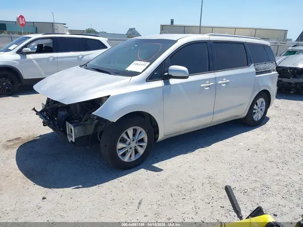 KNDMB5C15H6265258 2017 KIA SEDONA - Image 2