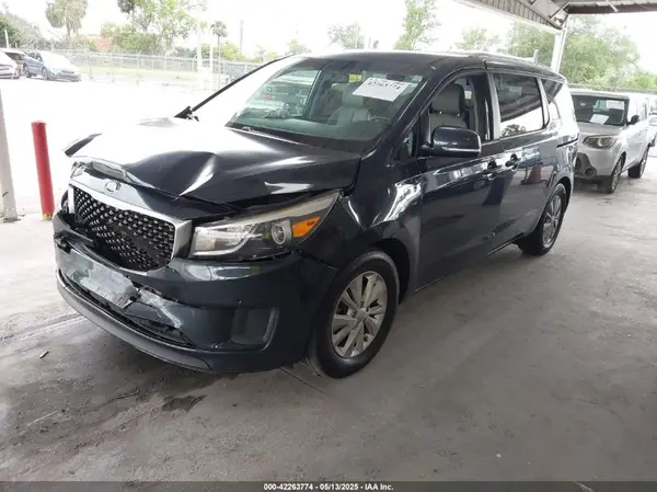 KNDMB5C15H6265650 2017 KIA SEDONA - Image 2