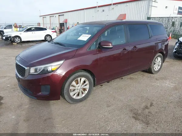 KNDMB5C15H6267804 2017 KIA SEDONA - Image 2
