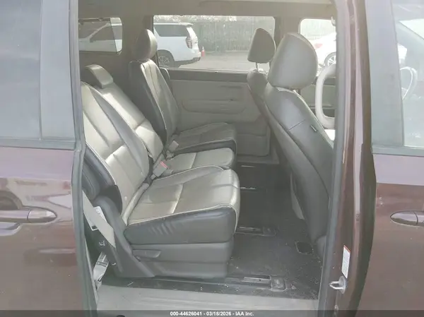 KNDMB5C15H6267804 2017 KIA SEDONA - Image 8