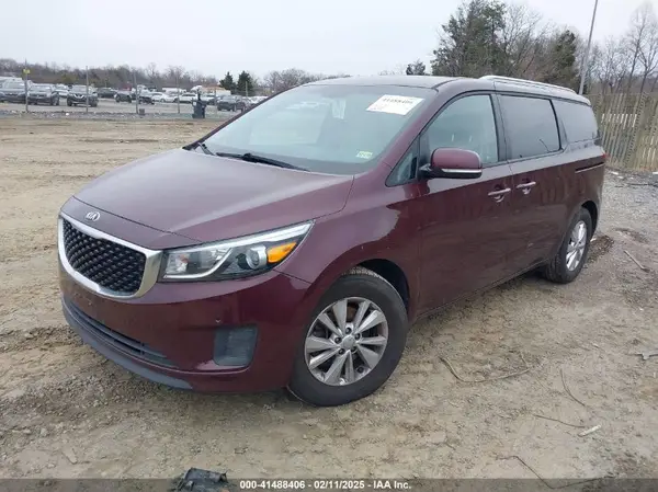 KNDMB5C15H6268757 2017 KIA SEDONA - Image 2