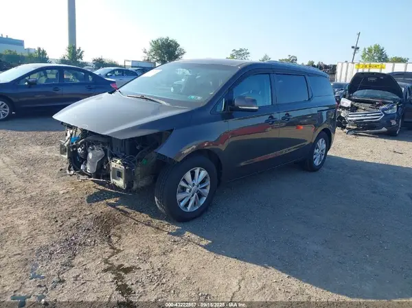 KNDMB5C15H6278916 2017 KIA SEDONA - Image 2
