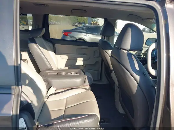 KNDMB5C15H6278916 2017 KIA SEDONA - Image 8