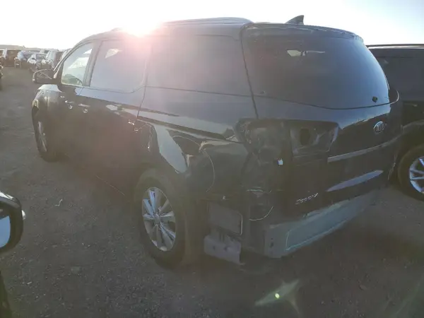 KNDMB5C15H6285476 2017 KIA SEDONA - Image 2