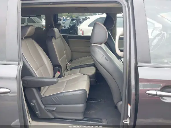 KNDMB5C15H6301126 2017 KIA SEDONA - Image 8