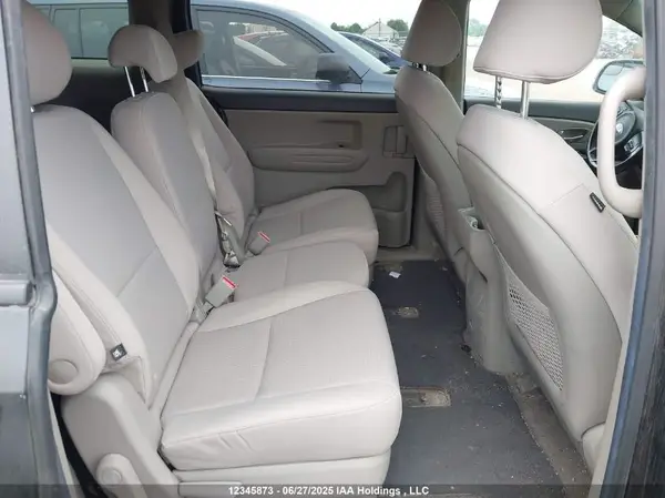 KNDMB5C15H6316502 2017 KIA SEDONA - Image 8