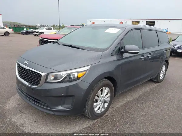 KNDMB5C15H6325491 2017 KIA SEDONA - Image 2