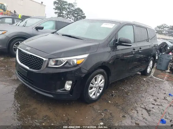 KNDMB5C15H6327936 2017 KIA SEDONA - Image 2