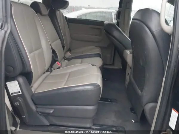KNDMB5C15H6327936 2017 KIA SEDONA - Image 8