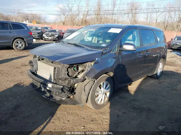 KNDMB5C15H6330917 2017 KIA SEDONA - Image 2