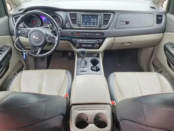 KNDMB5C15H6333039 2017 KIA SEDONA - Image 8