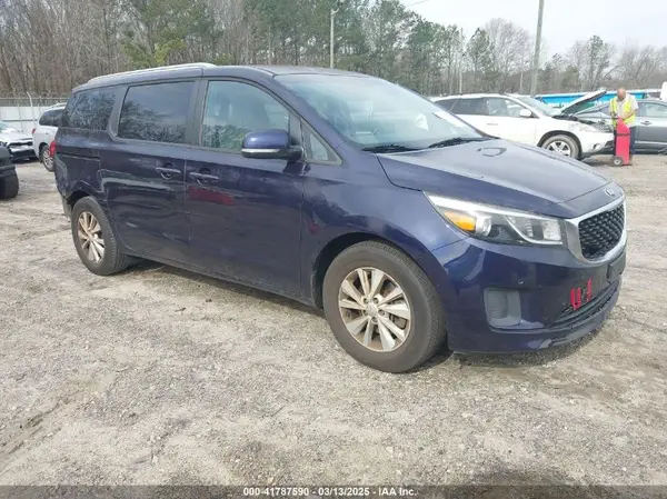 KNDMB5C15J6352017 2018 KIA SEDONA - Image 1