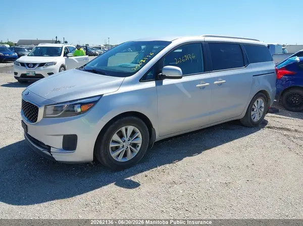 KNDMB5C15J6357055 2018 KIA SEDONA - Image 2