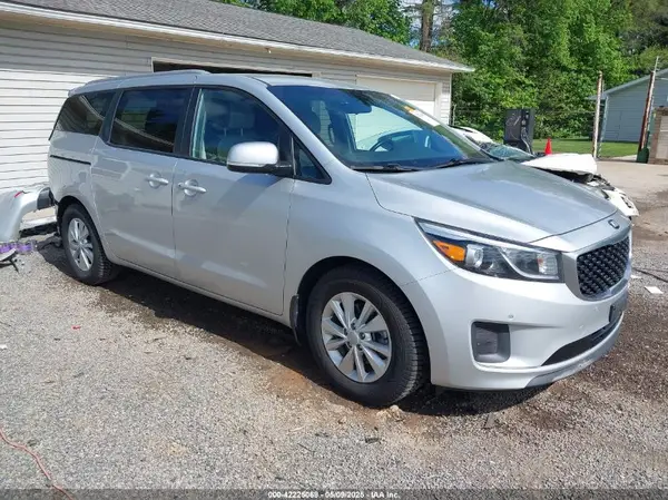 KNDMB5C15J6376317 2018 KIA SEDONA - Image 1
