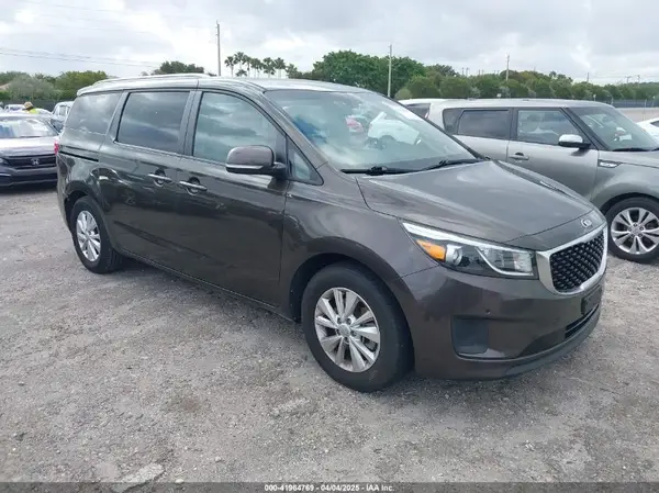 KNDMB5C15J6382599 2018 KIA SEDONA - Image 1