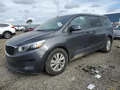 KNDMB5C15J6388886 2018 KIA SEDONA