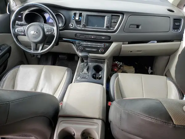 KNDMB5C15J6388886 2018 KIA SEDONA - Image 8