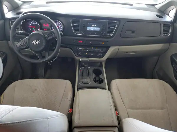 KNDMB5C15J6389357 2018 KIA SEDONA - Image 8