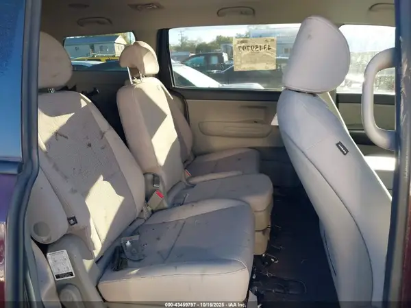 KNDMB5C15J6390007 2018 KIA SEDONA - Image 8