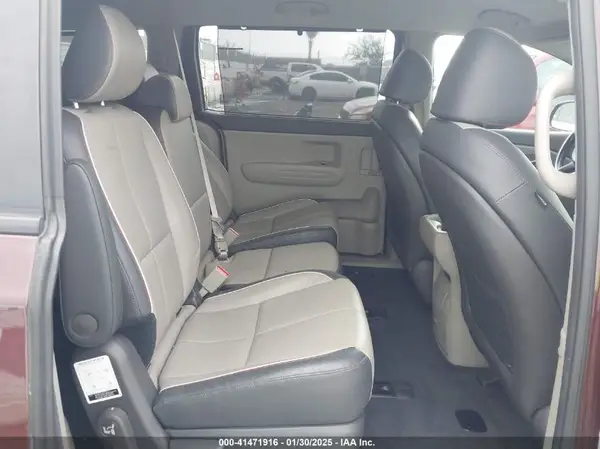 KNDMB5C15J6390282 2018 KIA SEDONA - Image 8