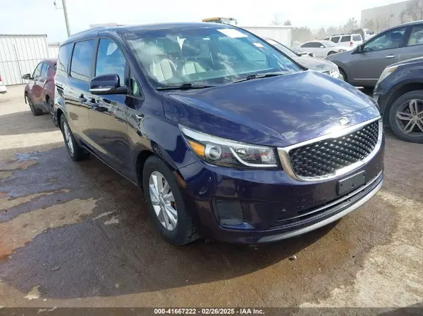 KNDMB5C15J6390850 2018 KIA SEDONA - Image 1