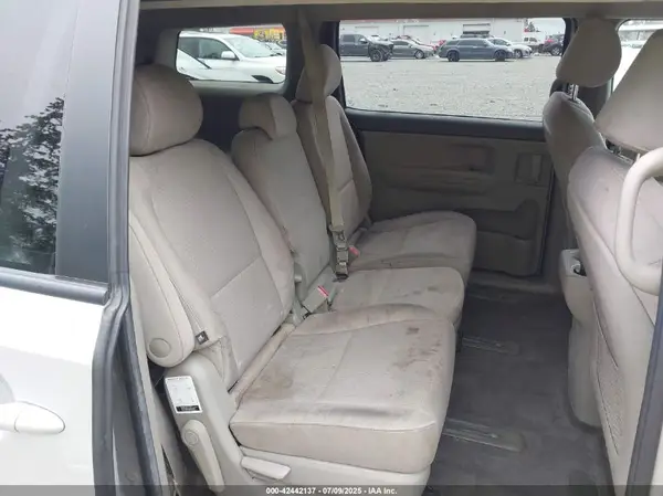 KNDMB5C15J6394168 2018 KIA SEDONA - Image 8