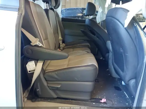 KNDMB5C15J6399323 2018 KIA SEDONA - Image 8