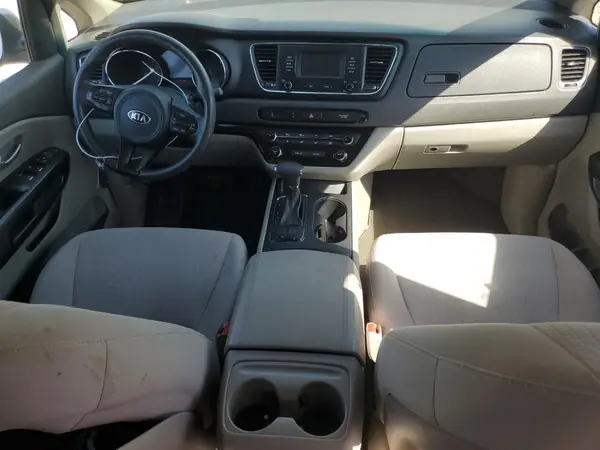 KNDMB5C15J6403063 2018 KIA SEDONA - Image 8