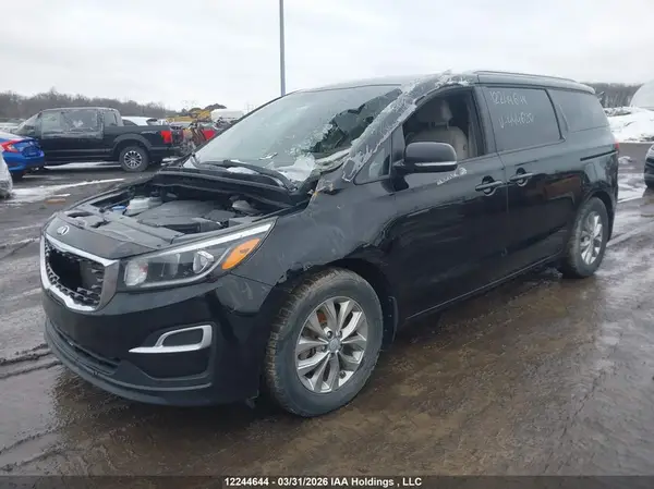 KNDMB5C15K6444620 2019 KIA SEDONA - Image 2